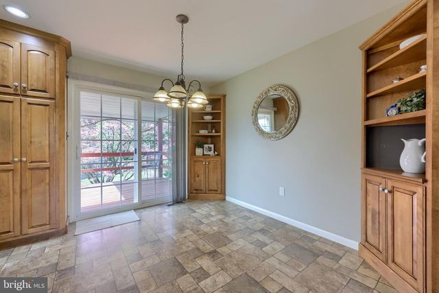 2451 CYPRESS DR, Lancaster, PA 17602