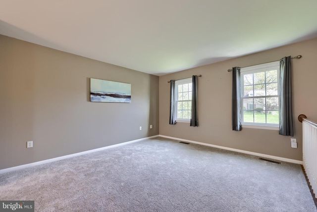2451 CYPRESS DR, Lancaster, PA 17602