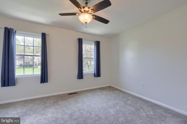 2451 CYPRESS DR, Lancaster, PA 17602