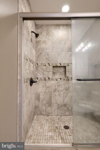 2451 CYPRESS DR, Lancaster, PA 17602