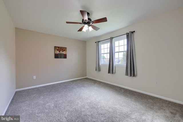 2451 CYPRESS DR, Lancaster, PA 17602