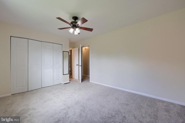 2451 CYPRESS DR, Lancaster, PA 17602