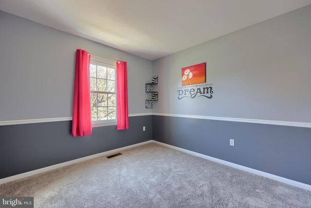 2451 CYPRESS DR, Lancaster, PA 17602