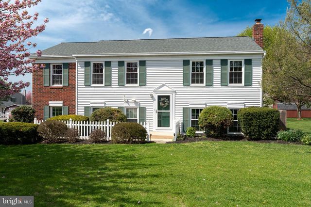 2451 CYPRESS DR, Lancaster, PA 17602