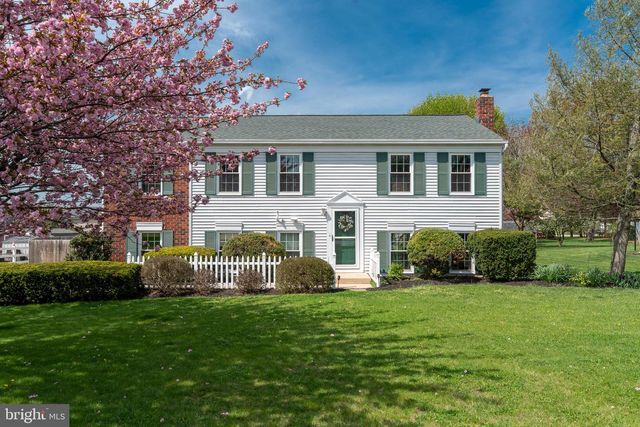 2451 CYPRESS DR, Lancaster, PA 17602