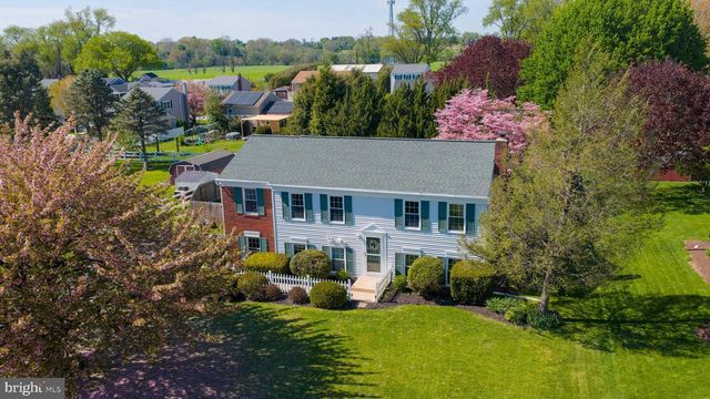 2451 CYPRESS DR, Lancaster, PA 17602