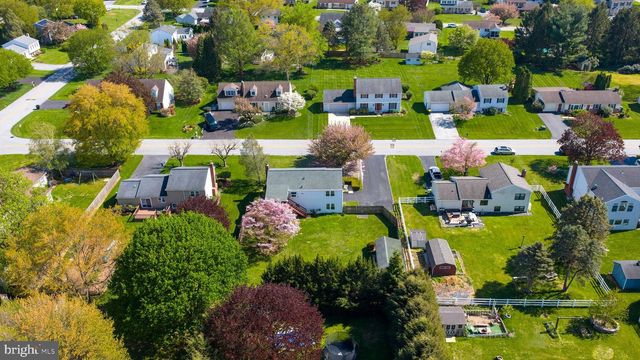 2451 CYPRESS DR, Lancaster, PA 17602