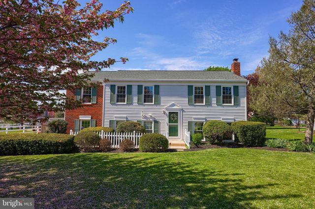 2451 CYPRESS DR, Lancaster, PA 17602