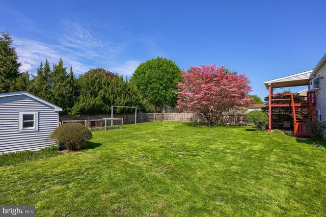 2451 CYPRESS DR, Lancaster, PA 17602