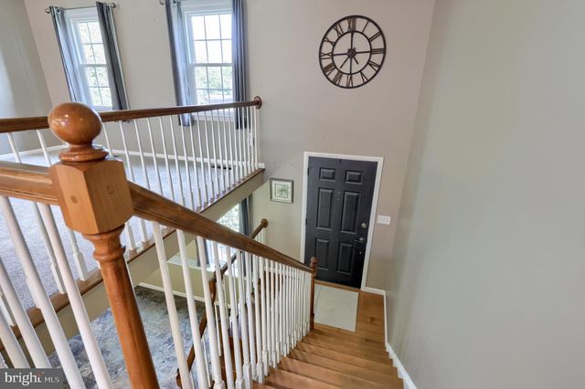 2451 CYPRESS DR, Lancaster, PA 17602