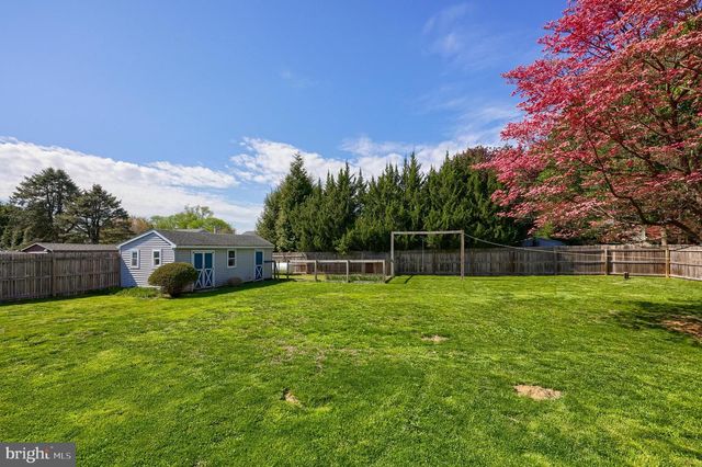 2451 CYPRESS DR, Lancaster, PA 17602