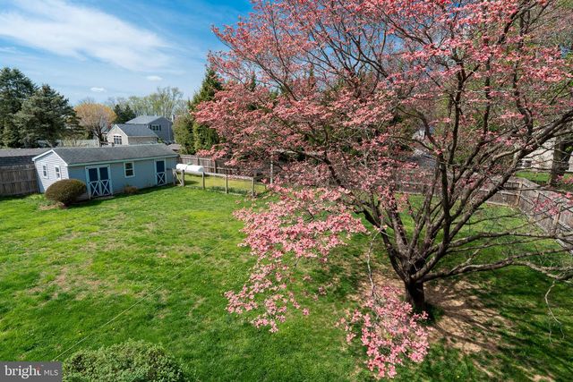 2451 CYPRESS DR, Lancaster, PA 17602