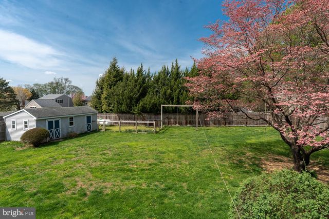 2451 CYPRESS DR, Lancaster, PA 17602