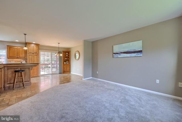 2451 CYPRESS DR, Lancaster, PA 17602