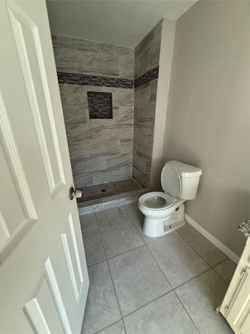 1415 Swiss Street, Arlington, TX 76010