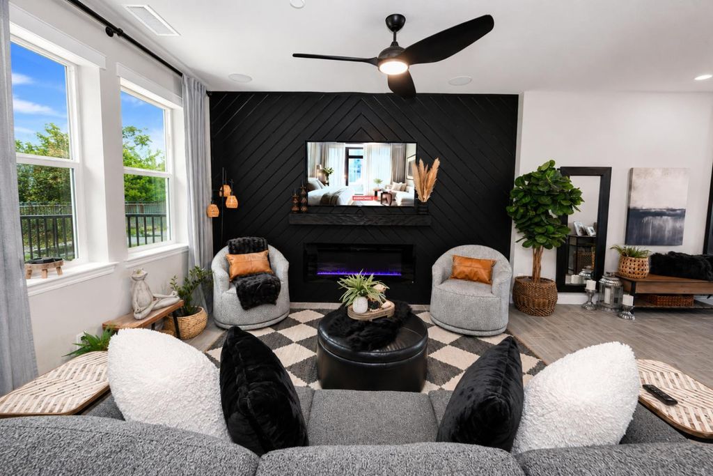Image 12 of property listing at 2826 Robinwood Avenue, Clovis, CA 93611