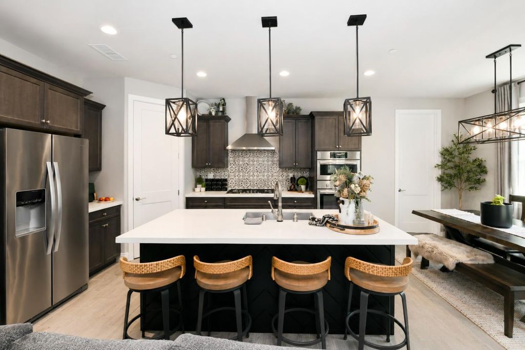 Image 14 of property listing at 2826 Robinwood Avenue, Clovis, CA 93611