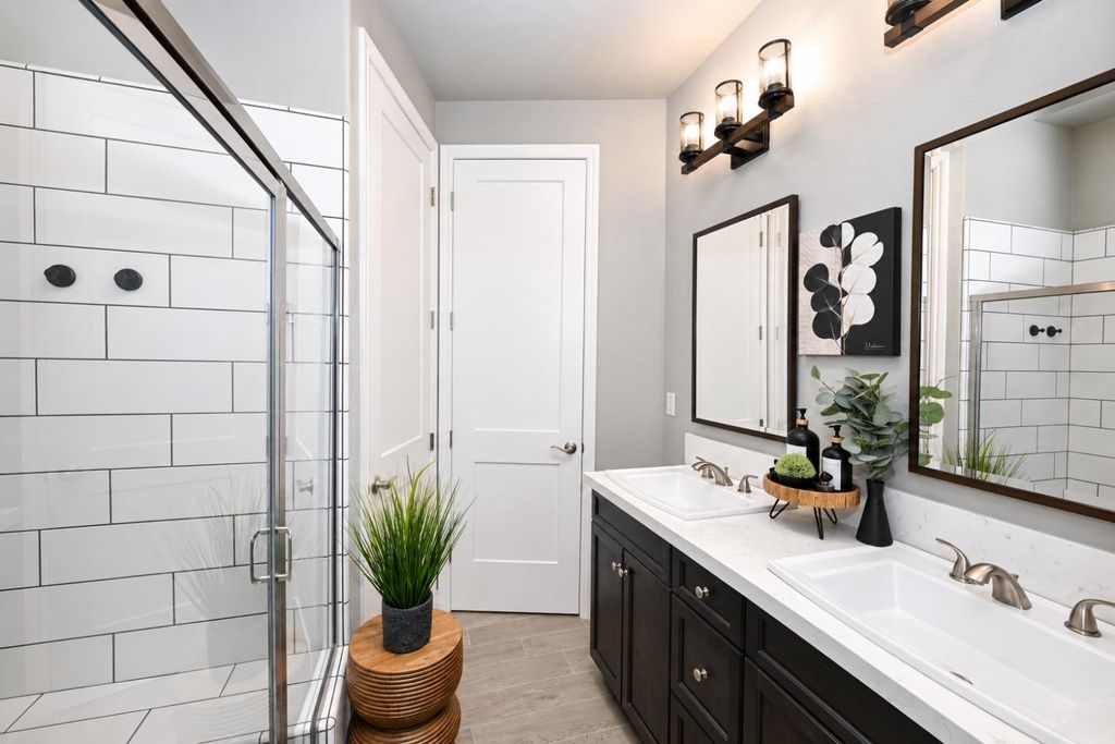 Image 20 of property listing at 2826 Robinwood Avenue, Clovis, CA 93611