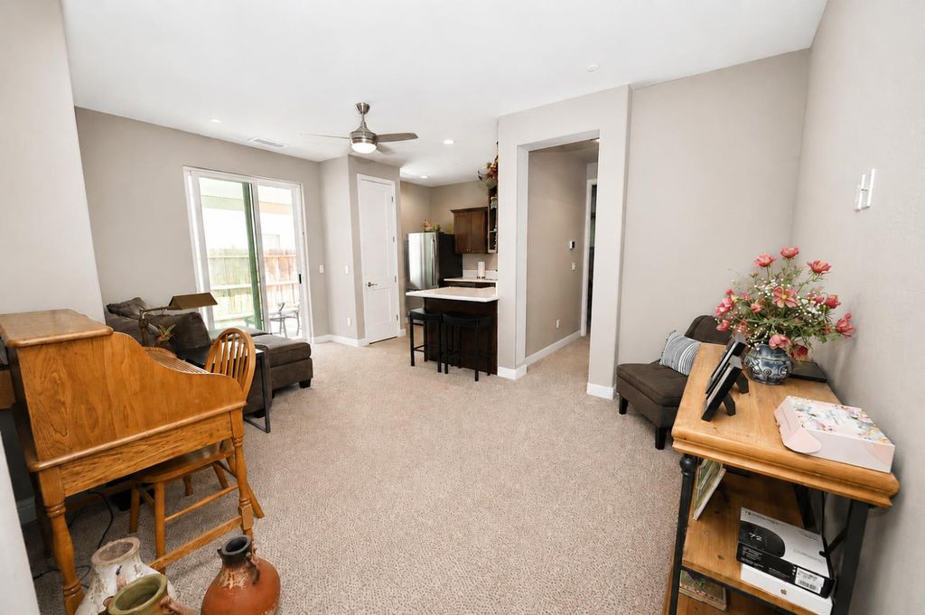 Image 26 of property listing at 2826 Robinwood Avenue, Clovis, CA 93611