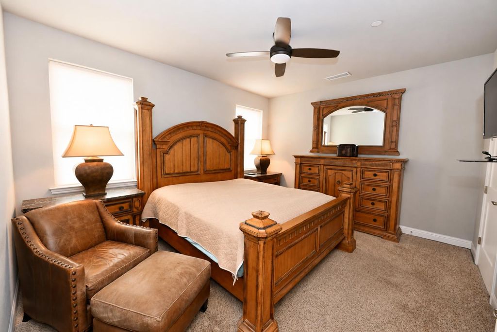 Image 31 of property listing at 2826 Robinwood Avenue, Clovis, CA 93611