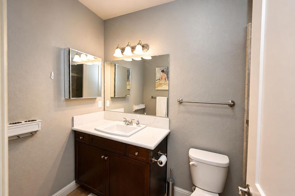 Image 32 of property listing at 2826 Robinwood Avenue, Clovis, CA 93611