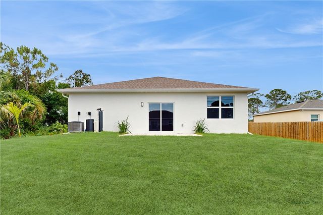 8526 102nd Court, Vero Beach, FL 32967