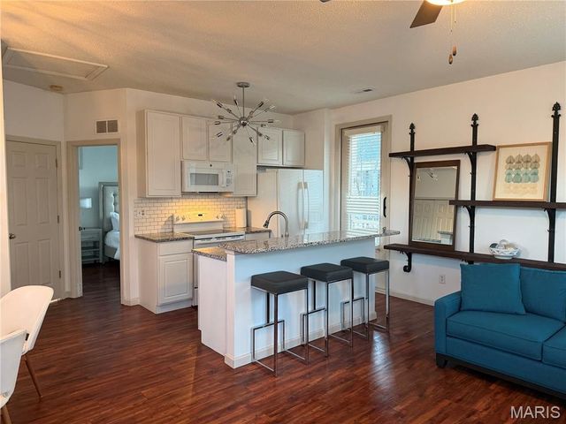 3430 E Lime Kiln B, St Charles, MO 63301