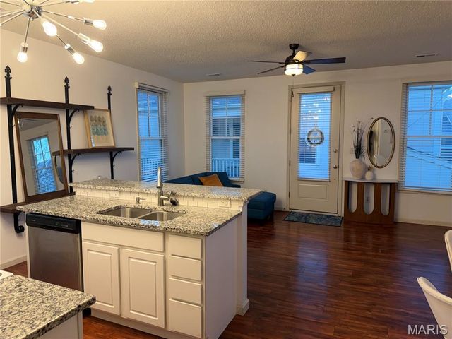 3430 E Lime Kiln B, St Charles, MO 63301