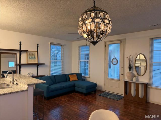 3430 E Lime Kiln B, St Charles, MO 63301