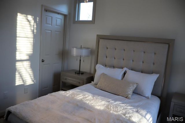 3430 E Lime Kiln B, St Charles, MO 63301