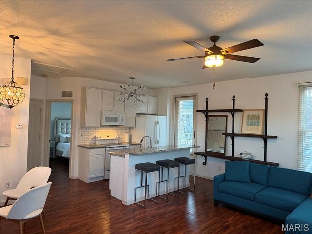 3430 E Lime Kiln B, St Charles, MO 63301