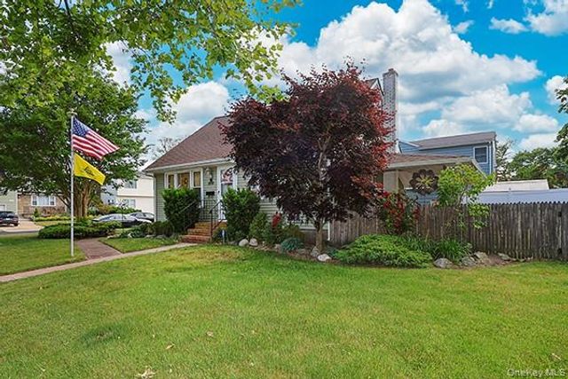 100 Laux Place, North Bellmore, NY 11710