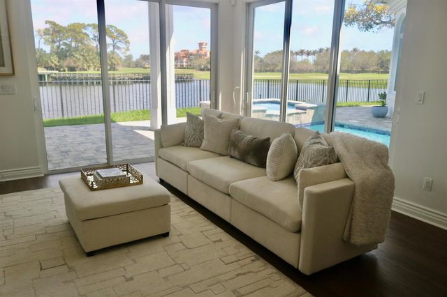 128 SE Rio Angelica, Port St. Lucie, FL 34984