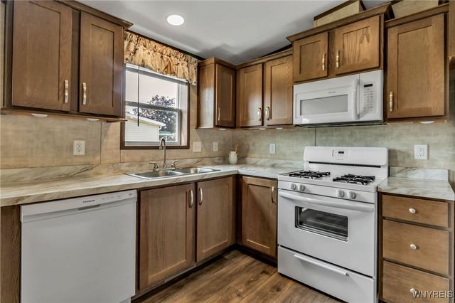 4026 Seneca Parkway, Niagara, NY 14304