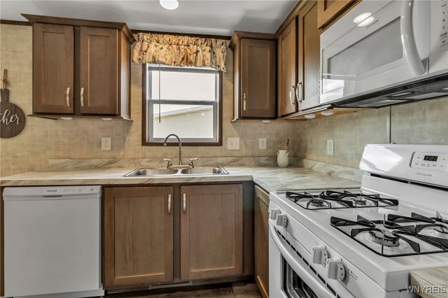 4026 Seneca Parkway, Niagara, NY 14304