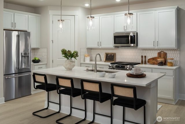 629 Barquist Lane N, Enumclaw, WA 98022