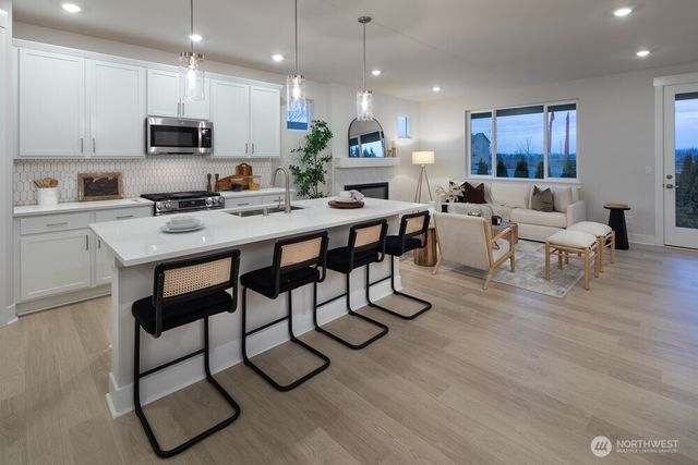 629 Barquist Lane N, Enumclaw, WA 98022