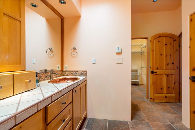 25 Buen Pastor, Santa Fe, NM 87508