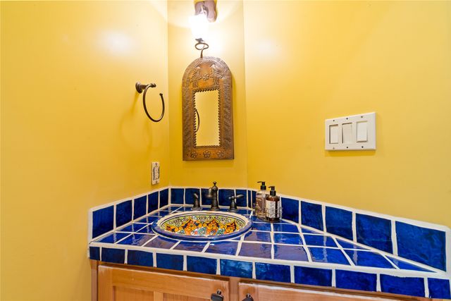 25 Buen Pastor, Santa Fe, NM 87508