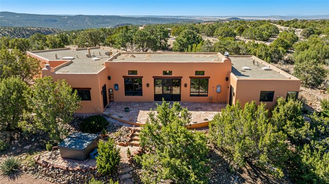 25 Buen Pastor, Santa Fe, NM 87508