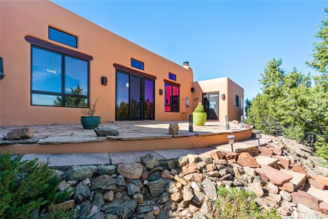 25 Buen Pastor, Santa Fe, NM 87508