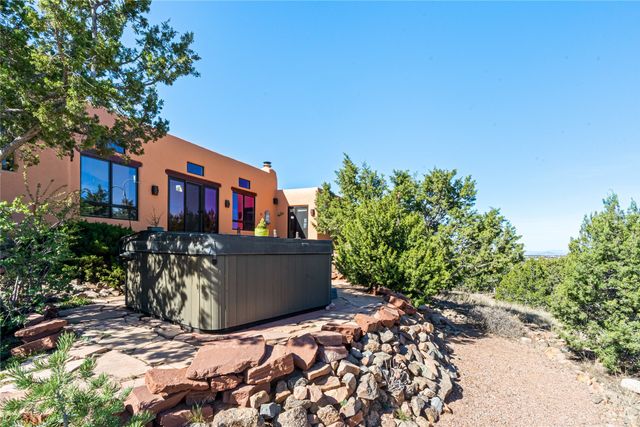 25 Buen Pastor, Santa Fe, NM 87508