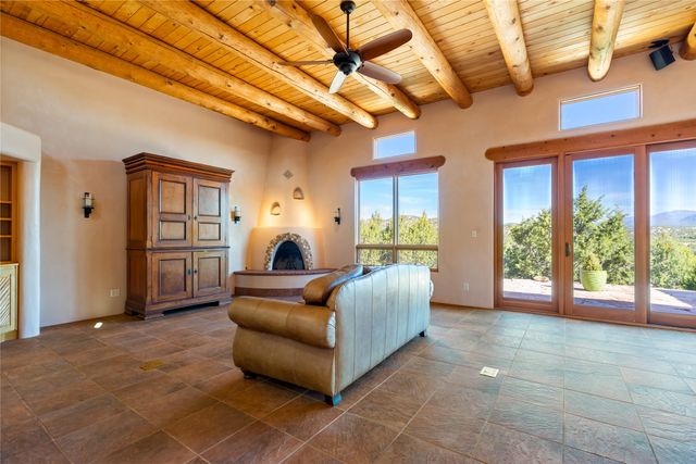 25 Buen Pastor, Santa Fe, NM 87508