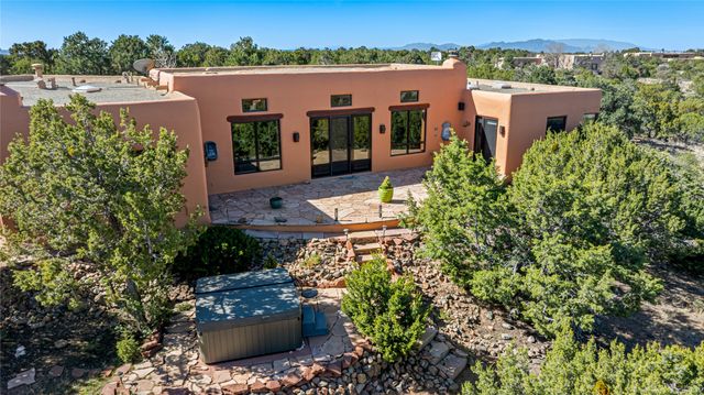 25 Buen Pastor, Santa Fe, NM 87508