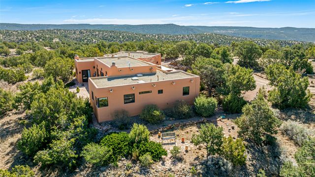 25 Buen Pastor, Santa Fe, NM 87508