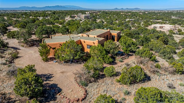 25 Buen Pastor, Santa Fe, NM 87508
