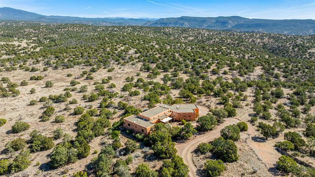 25 Buen Pastor, Santa Fe, NM 87508