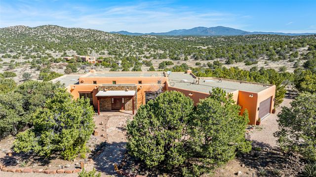 25 Buen Pastor, Santa Fe, NM 87508