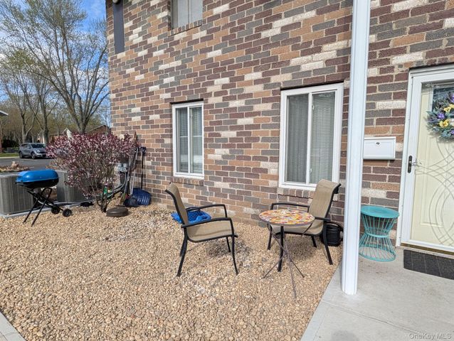 11 Sierra Court 11, Coram, NY 11727