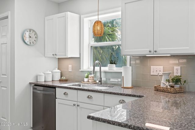 110 NE 17th Street, Oak Island, NC 28465